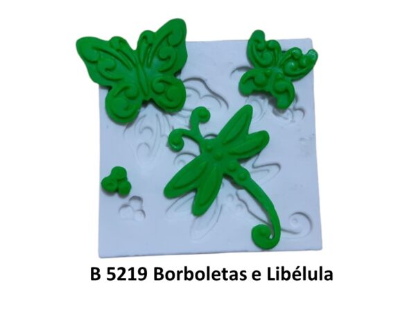 Borboletas e Libélula